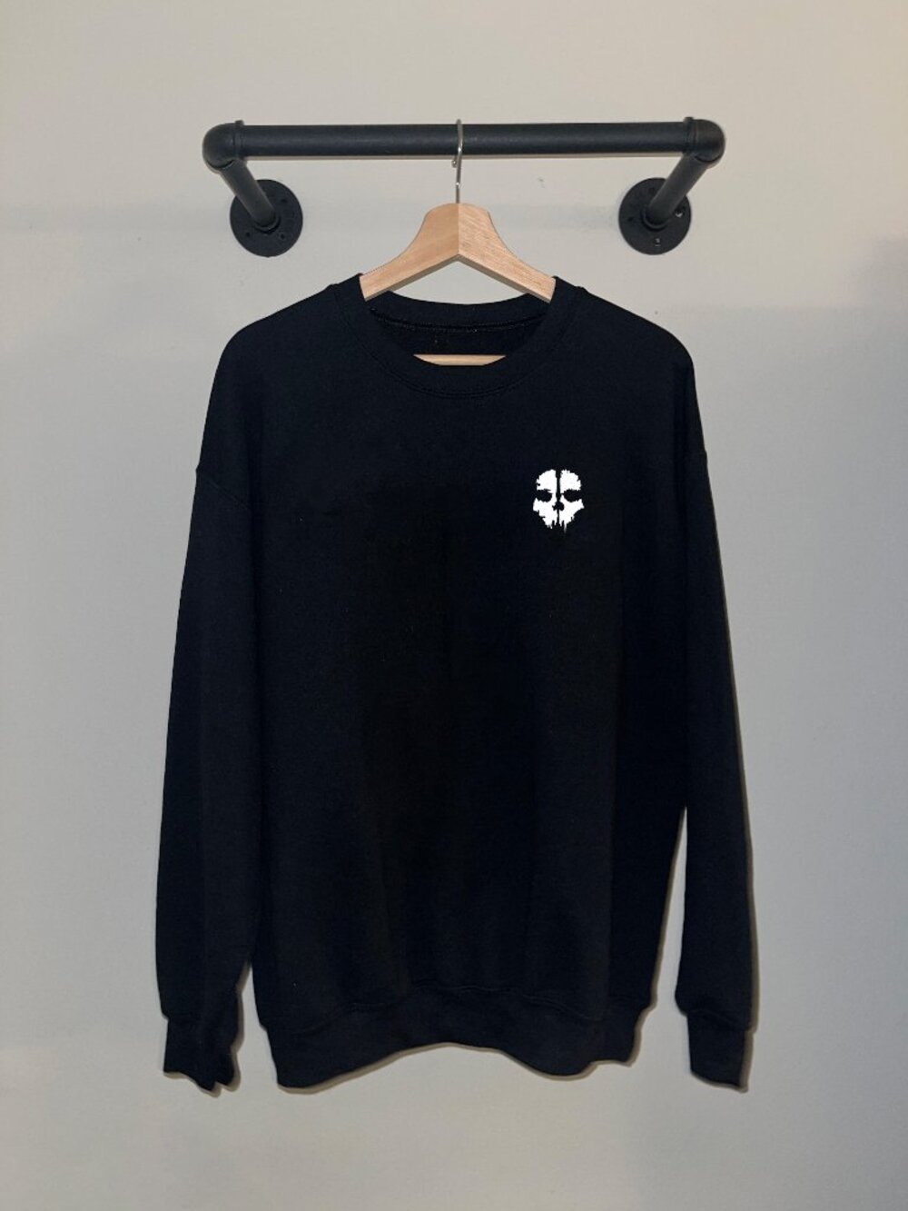 Black White CoD Ghosts Logo 2000s Gaming Faze Clan Crewneck Sweatshirt
